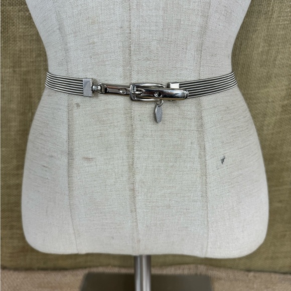Vintage 1980’s women’s designer Motion East metal stretch belt . S-M 30-34 inch - Picture 1 of 10